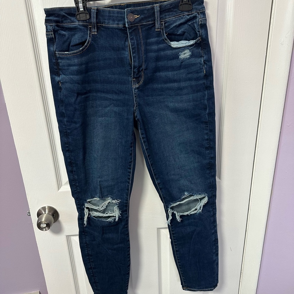 AE stretchy Women's Distressed Blue Jeans